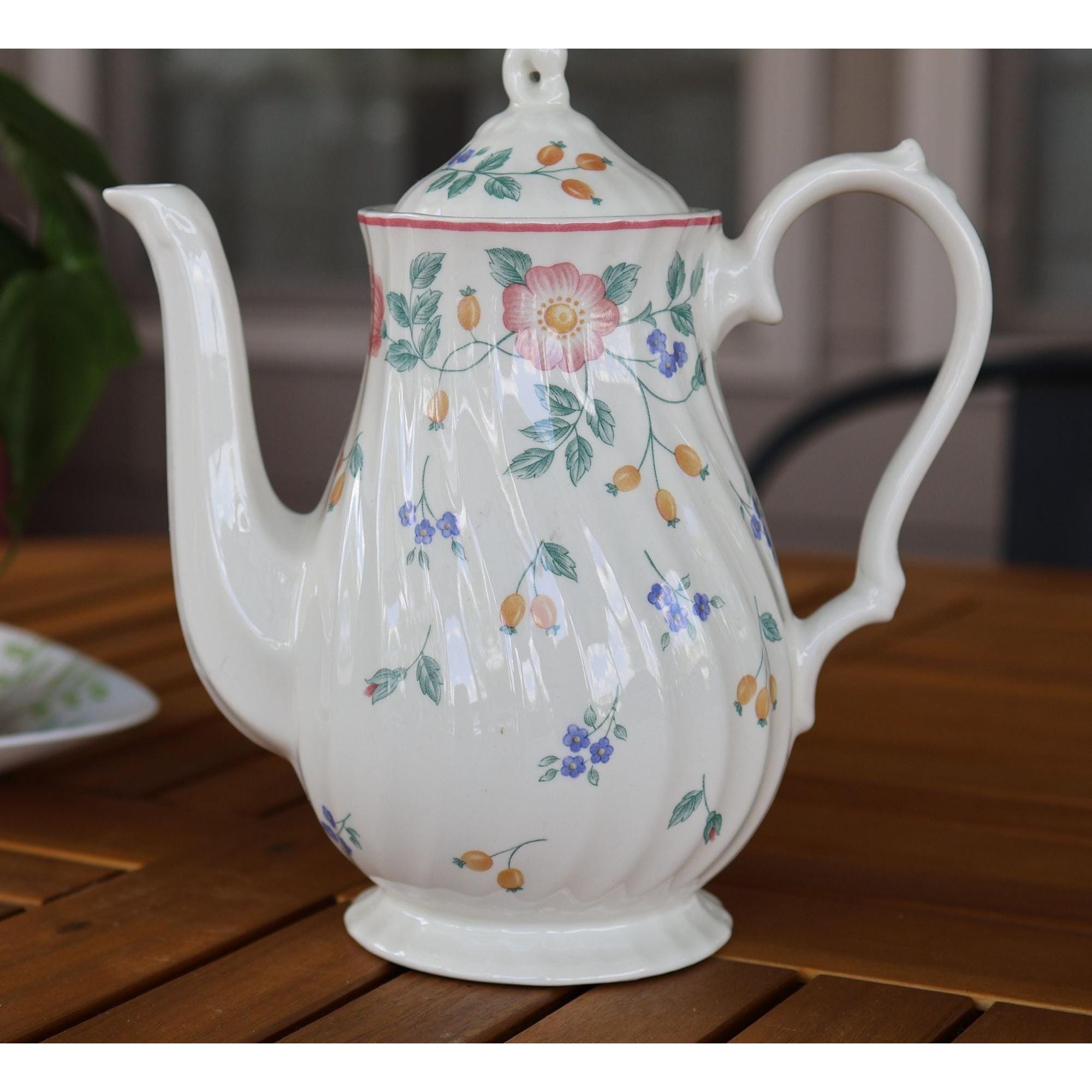 Vintage Briar Rose Churchill Staffordshire England Floral Teapot 9