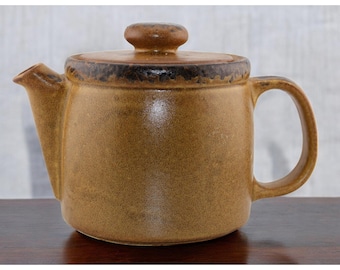 Novelty Teapot 'THE TEA TOASTER' by Teapottery Company, Cream