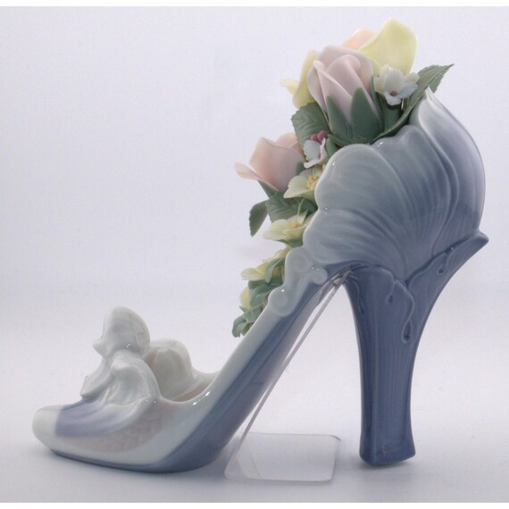 Lladró Stepping Into Spring 06776 Porcelain Shoe With Flowers