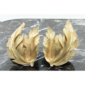 Vintage Crown Trifari Brushed Gold-Tone Leaf Directional Clip-On Earrings