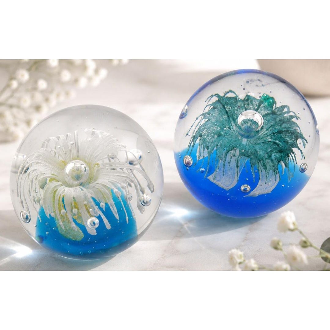 Hand Paperweight Hand-blown Glass Paperweights With Oceanic Designs - Set of 2 Blue ...