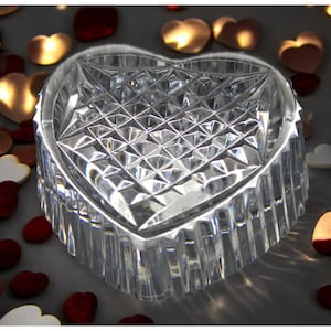 Waterford Crystal Heart-Shaped Paperweight Hand cooler Handcrafted in Ireland Elegant Diamond-Cut Design