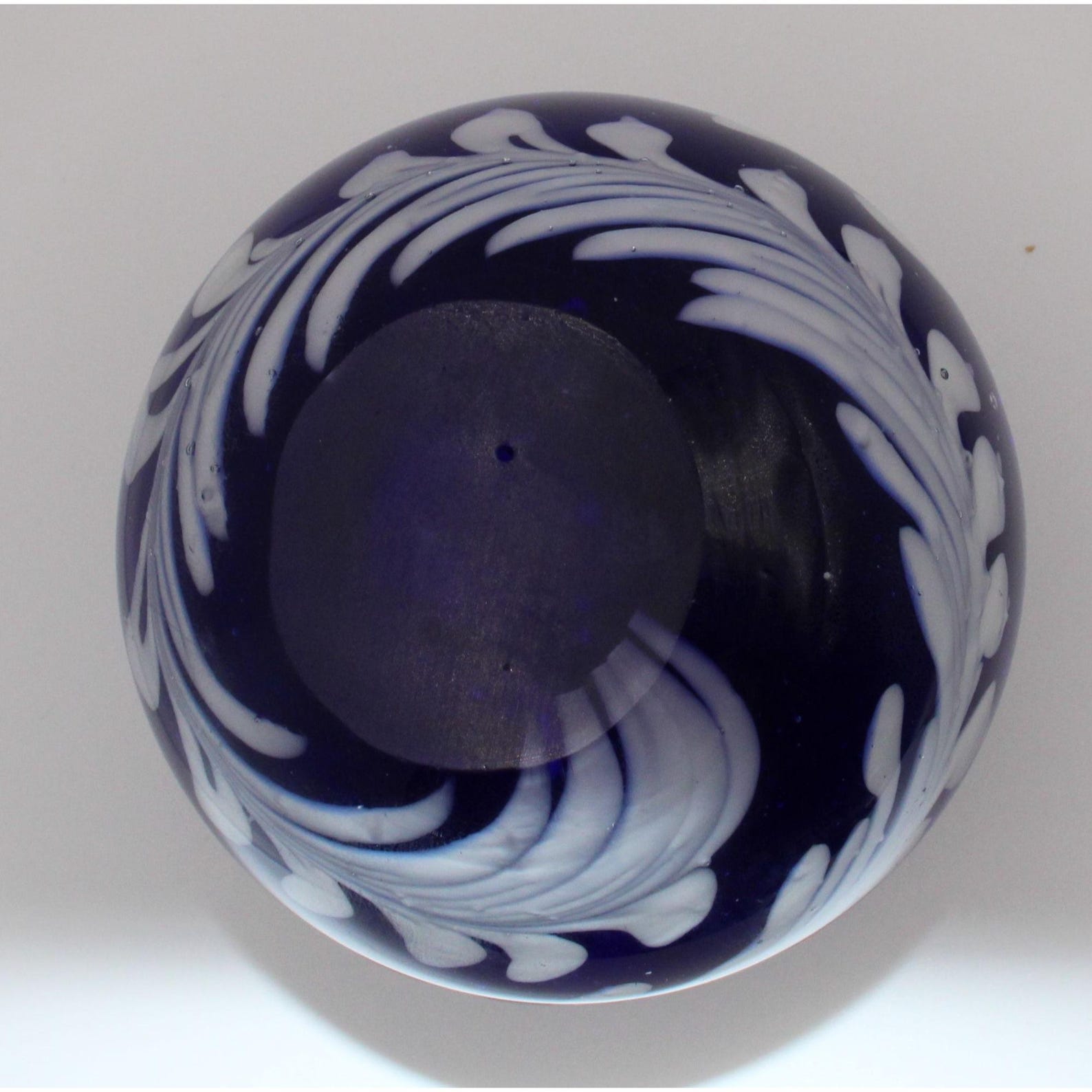 vintage-cobalt-blue-white-swirl-art-glass-paperweight-murano-style