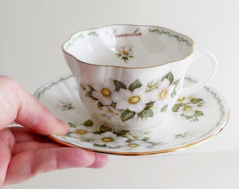 Tasse à thé vintage Décembre - Queen's Fine bone China - Années 70