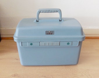 delsey vanity case