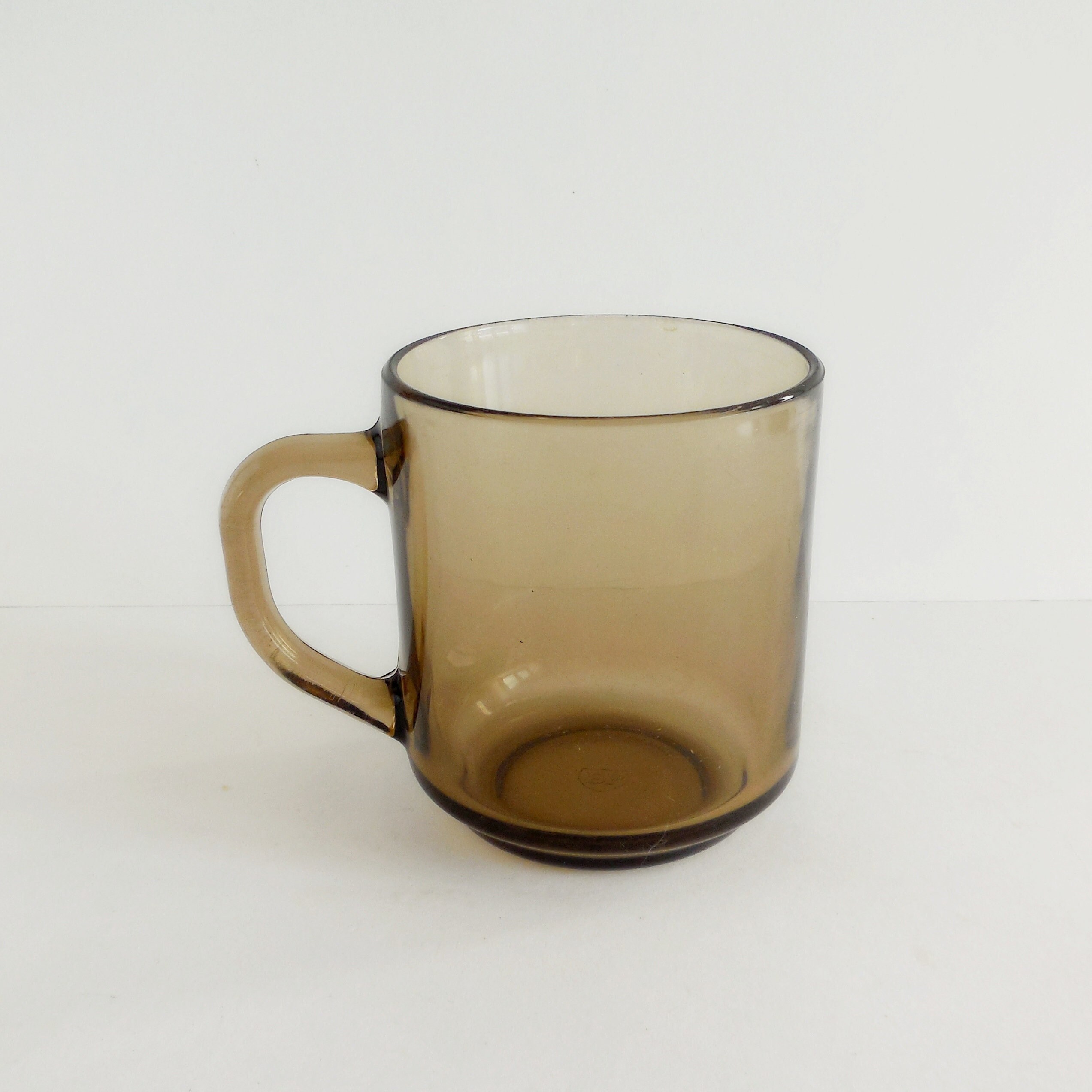 Mug en Verre Fumé Arcoroc Pour Bp - Années 70