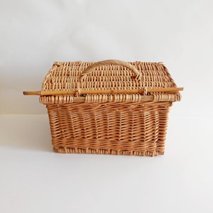 Panier en osier avec couvercle