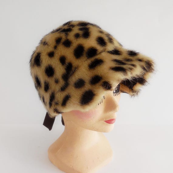 Chapeau léopard années 50