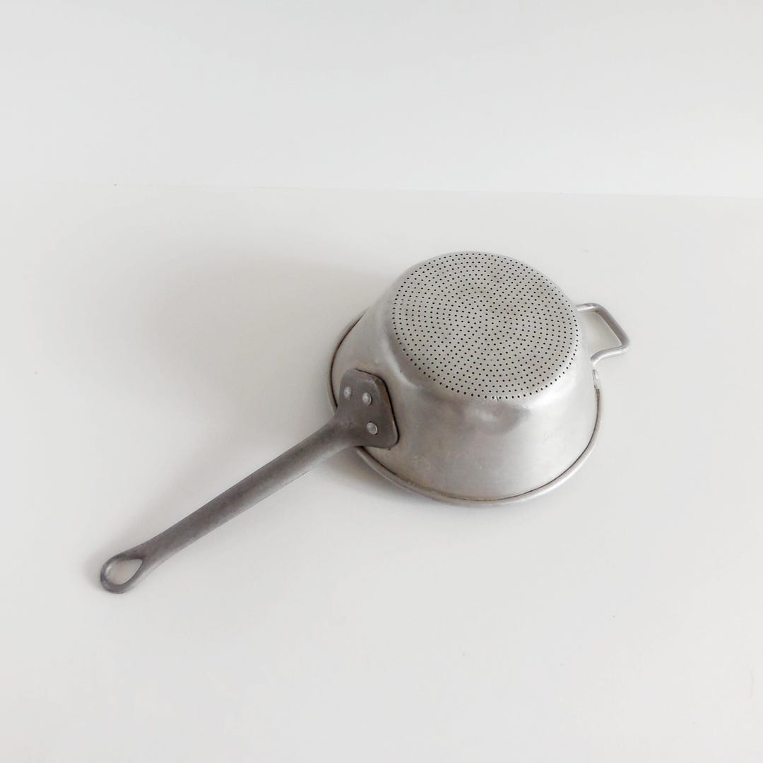 Passoire Ancienne En Aluminium Tripode - Diamètre 26,5 Cm, Marque Tournus Unis - Occasion