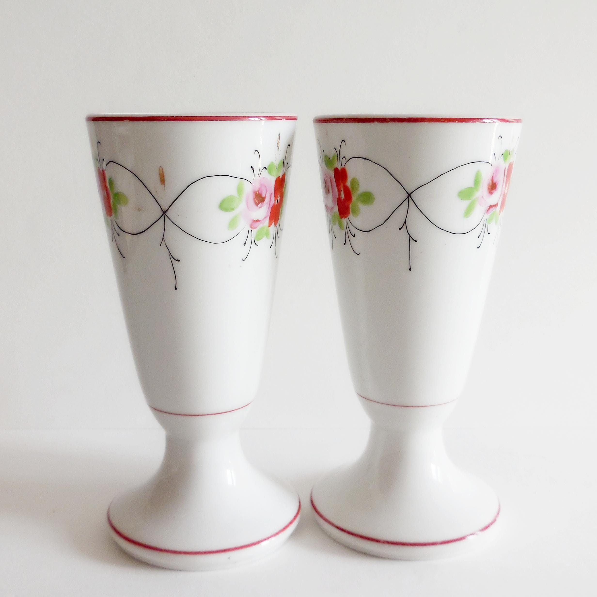 3 mazagrans à fleurs en porcelaine véritable