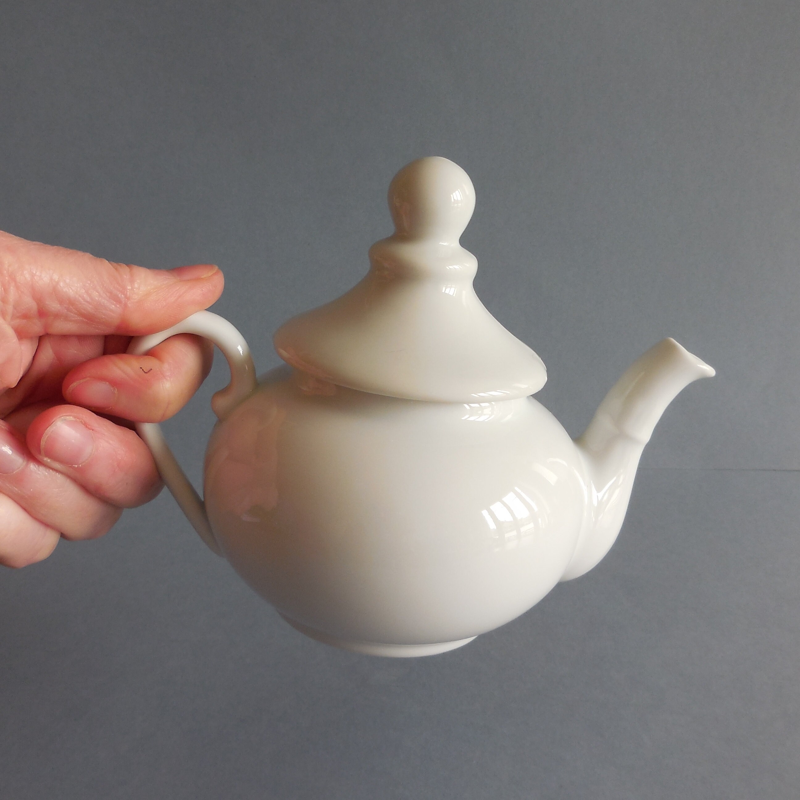 Théière en Porcelaine Blanche Pillivuyt. France