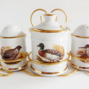 Set à condiments, sel poivre et moutarde. Vallauris. Forme WC, années Set à condiments, sel poivre et moutarde. Vallauris. Forme WC, années