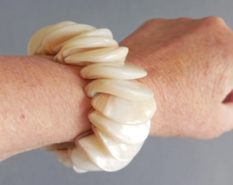 Armband dehnbar aus Perlmutt naturelle