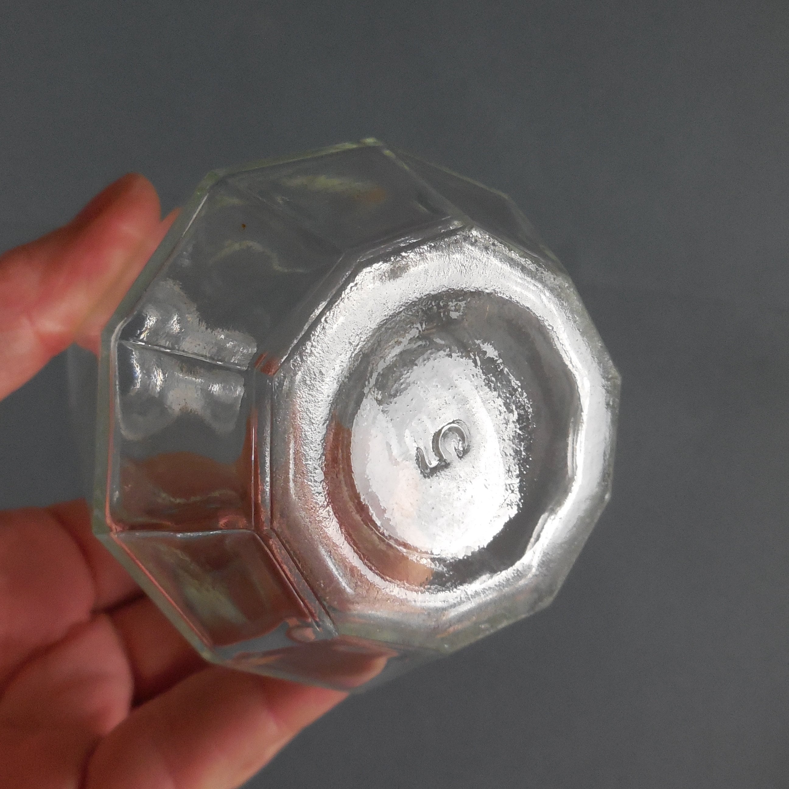 Saupoudreuse en verre en verre a facettes couleur ouraline