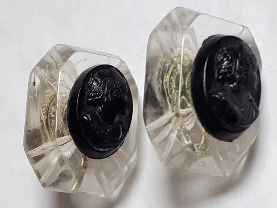 BLACK BAKELITE screwback earrings, deeply carved,… - image 5