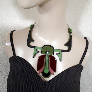 GISSA BICALHO necklace, art deco, hand carved, floral, green, burgundy, black, old stock, signed, original tag