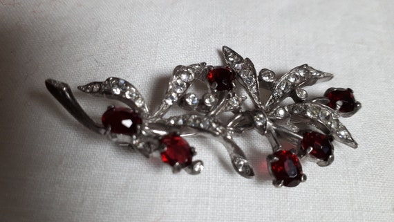 CROWN TRIFARI Sterling silver brooch, ruby red an… - image 5