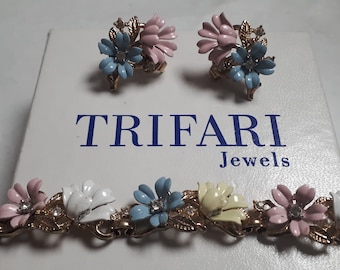 TRIFARI Vintage 1956 Crown Trifari Fleurette Trifanium, Pink