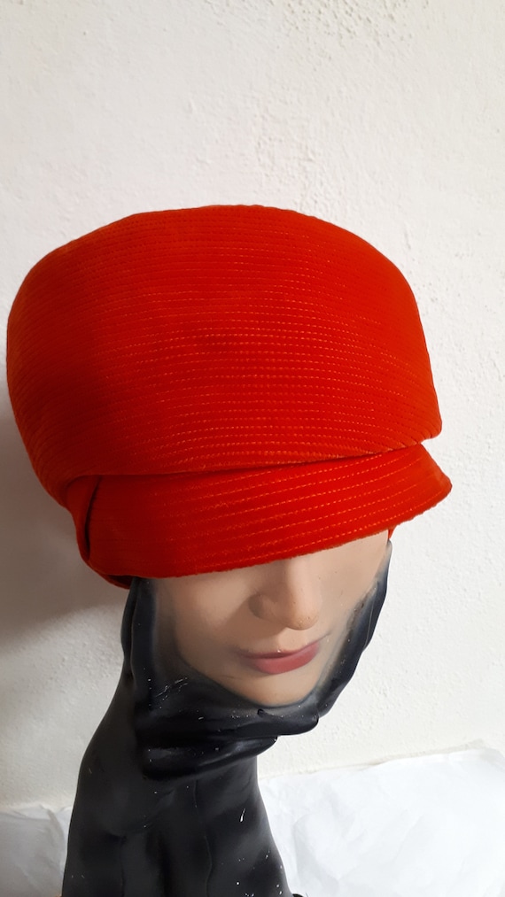 ELSA SCHIAPARELLI, haute couture hat, RED velvet,
