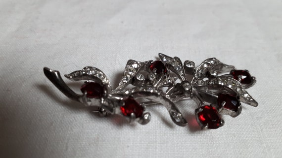 CROWN TRIFARI Sterling silver brooch, ruby red an… - image 9