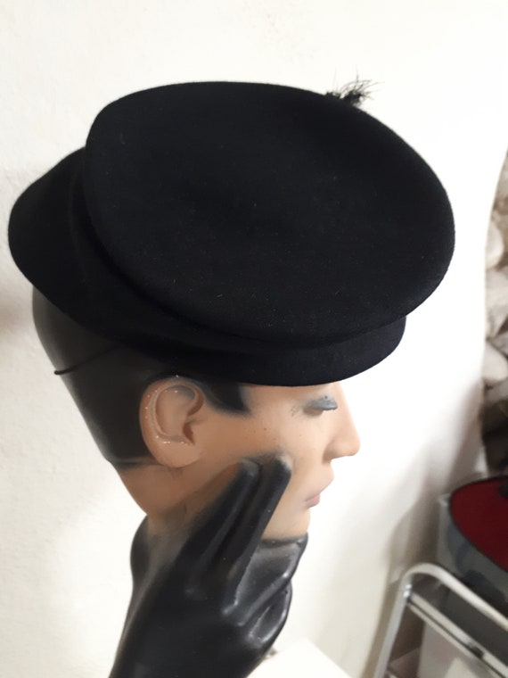 Vintage forties hat, black wool felt, cap with fe… - image 5