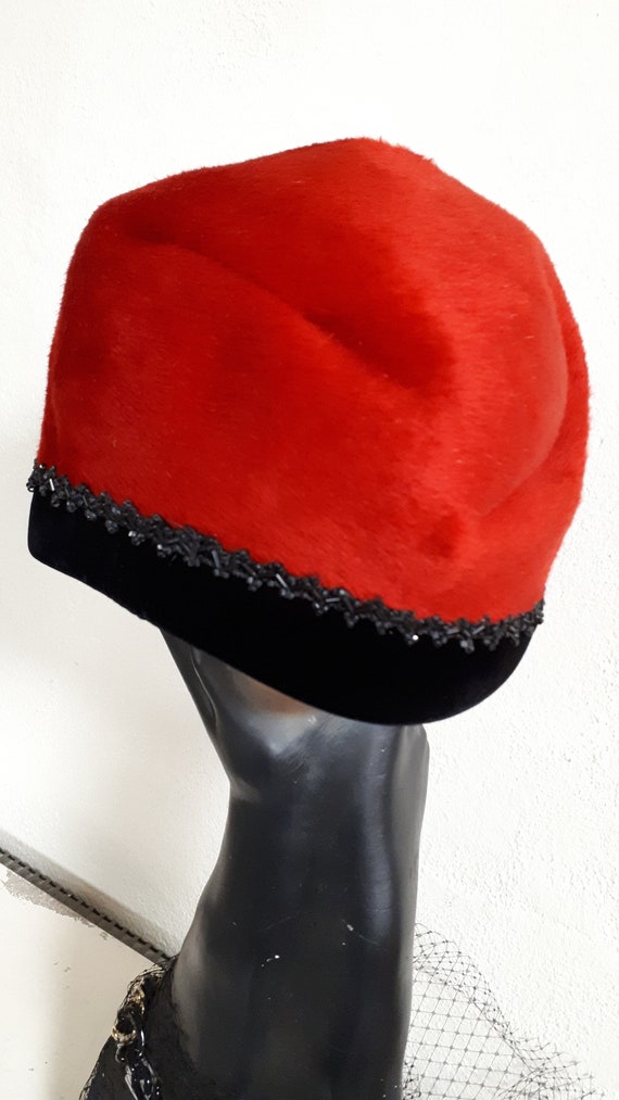 ELSA SCHIAPARELLI Hat Vintage, Fifties, Authentic Haute  display picture 1