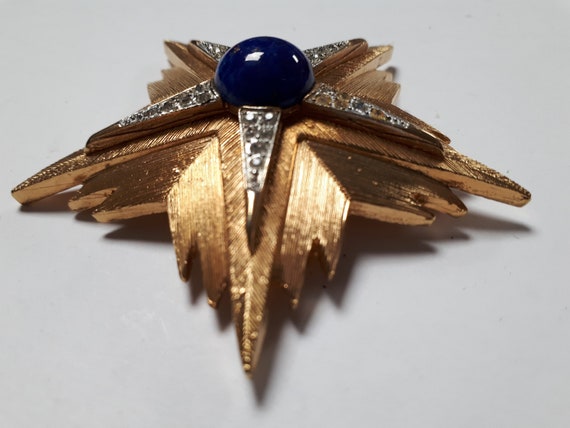 Star shaped brooch gold-tone designer SA brooch w… - image 1