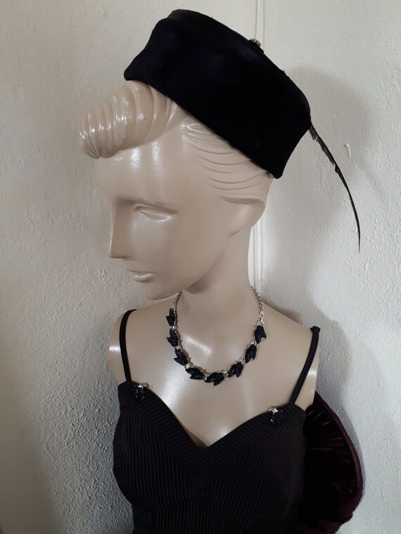 BLACK vintage LEAF necklace & earrings, like Lisn… - image 3