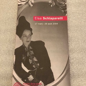 ELSA SCHIAPARELLI-tentoonstelling 2004-catalogus, ongebruikt, beschrijving van de tentoongestelde items.