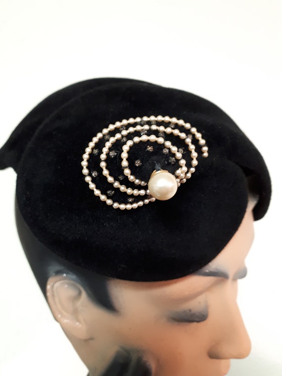 THIRTIES hat, black velour, pearls and rose monté… - image 7