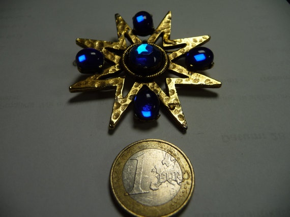 Hattie Carnegie brooch, blue cabochons - image 2