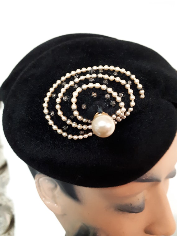THIRTIES hat, black velour, pearls and rose monté… - image 2