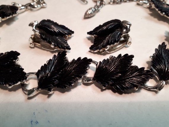 BLACK vintage LEAF necklace & earrings, like Lisn… - image 2