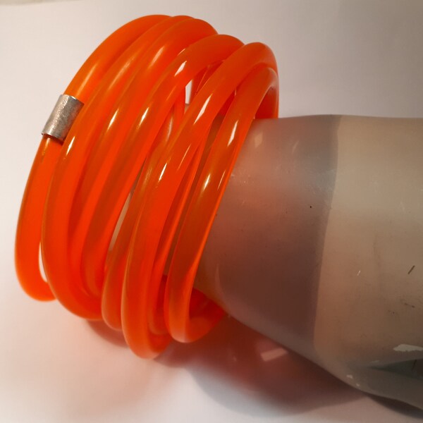 ORANGE acrylic spaghetti bangle, vintage, unique