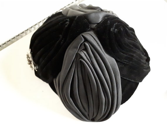 Vintage black HAT, satin & velvet, forties, rhine… - image 1