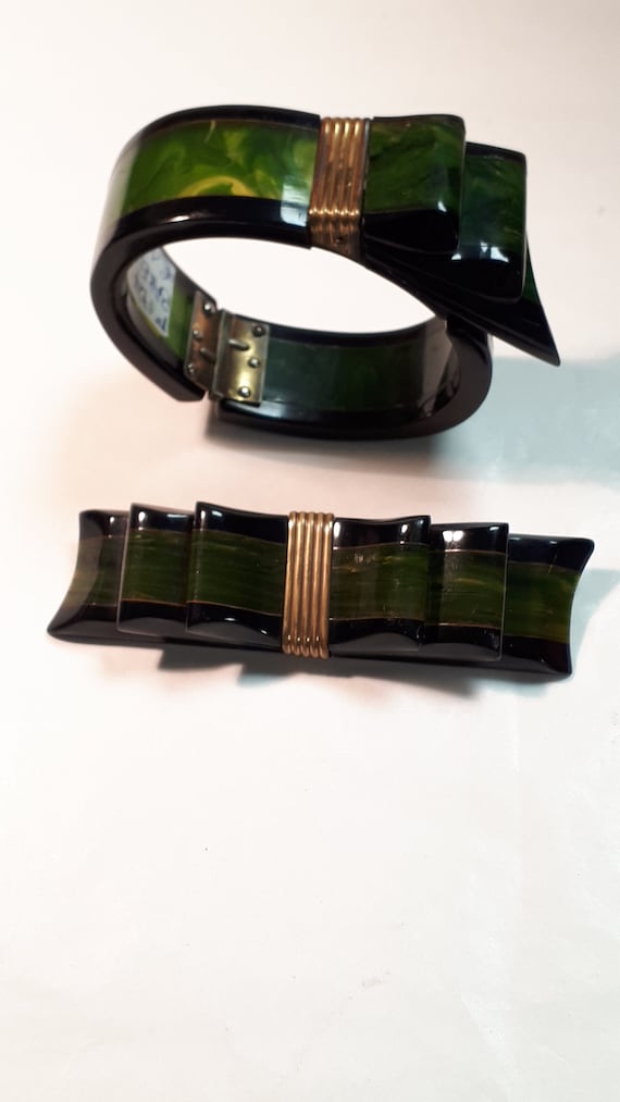 BAKELITE clamper & BROOCH, marbled green and blac… - image 2