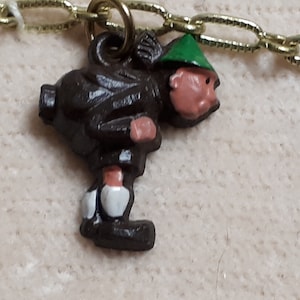 Verkaufskarte, Fifties, NEUE WIENER ARMBÄNDER, 5 Bettelarmbänder mit klitzekleinen Anhängern aus Plastik.