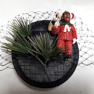 SCHUTTIG auf Fascinator, Schwarzwald Figur, Carneval Fasching, gruseliger Kerl
