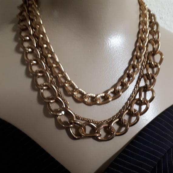 GOLDTONE triple chain necklace, en vogue, fashiona