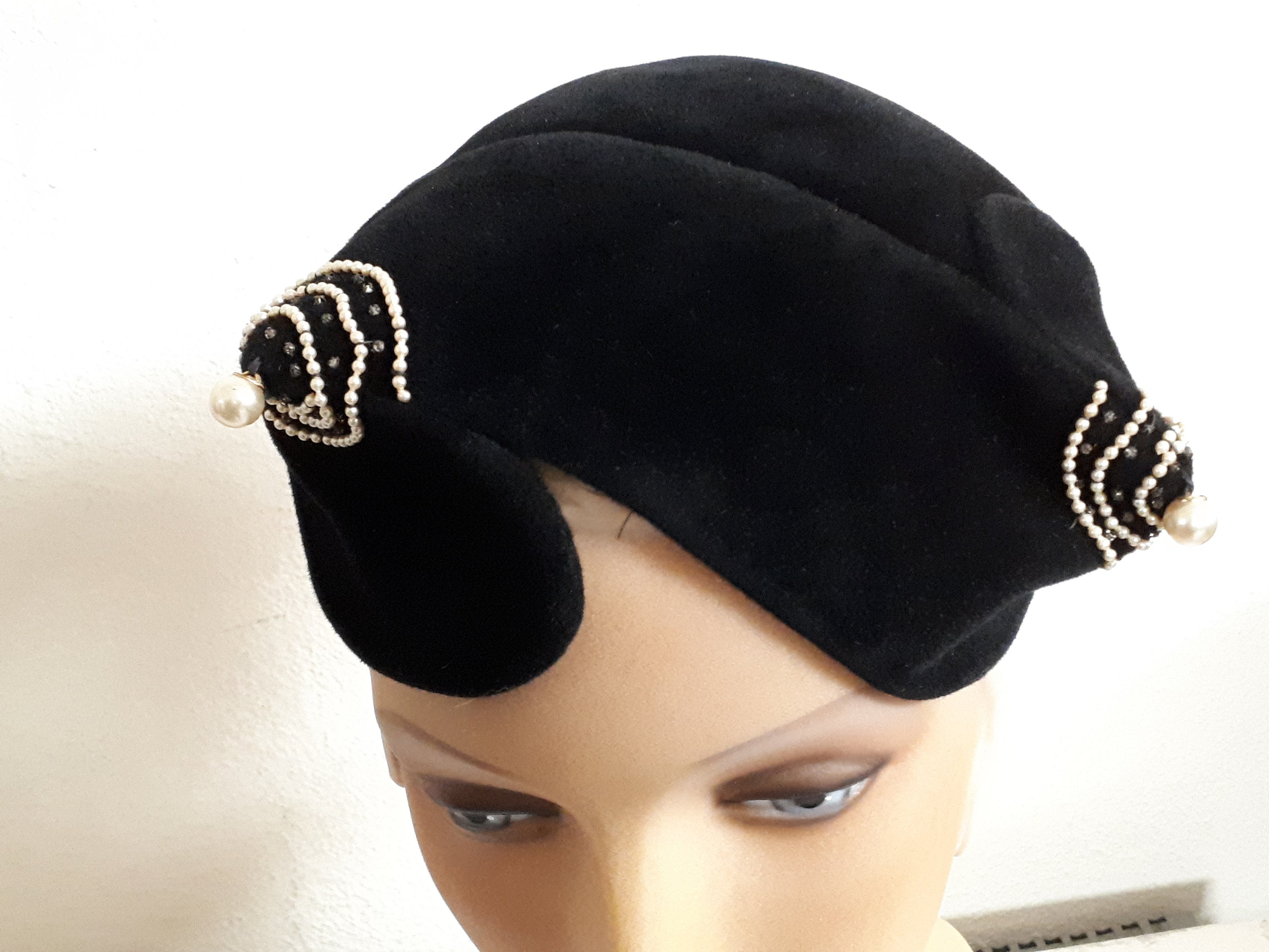 THIRTIES Hat, Black Velour, Pearls and Rose Montées, WADLEY