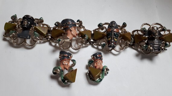 Egyptian slave deals bracelet