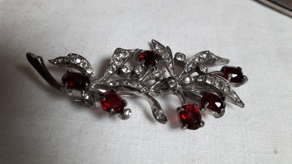 CROWN TRIFARI Sterling silver brooch, ruby red an… - image 8