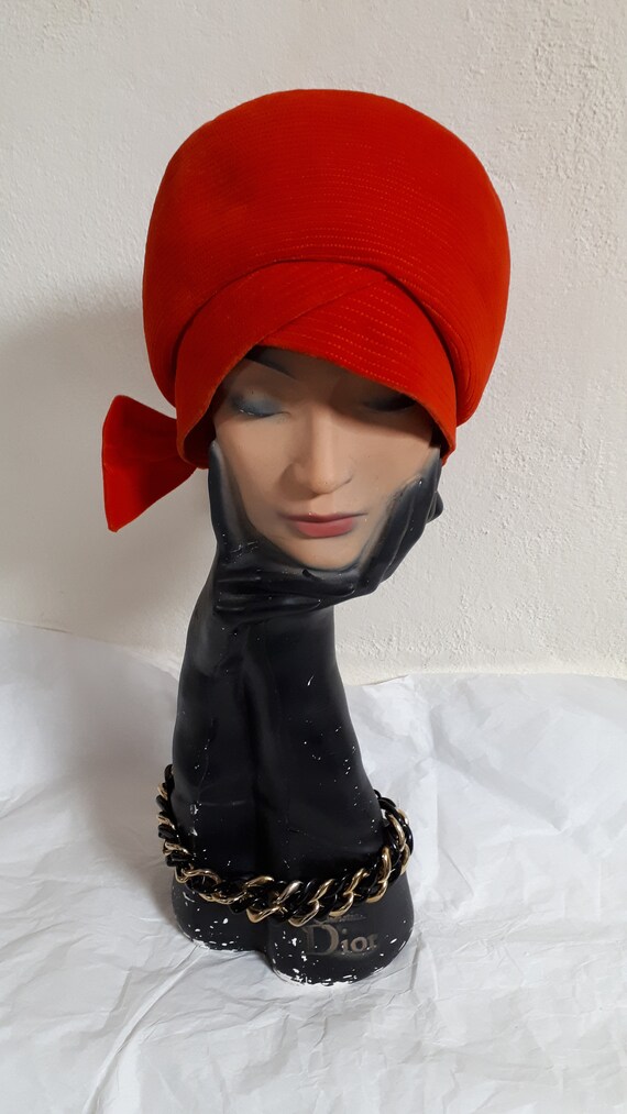 ELSA SCHIAPARELLI, haute couture hat, RED velvet,
