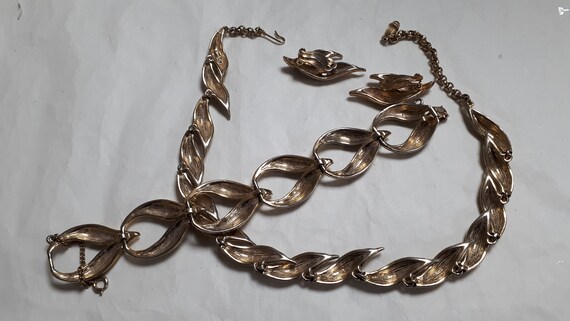 ELSA SCHIAPARELLI parure, leaves, goldtone metal,… - image 4