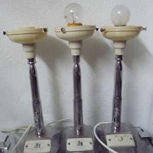 BAKELIT - drei identische BAKELIT & CHROME Tischlampen