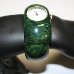 BAKELITE - watch clamper, blue moon