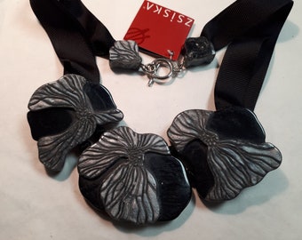 ZSISKA necklace, black & grey, stylized flowers on grosgrain ribbon, toggle clasp