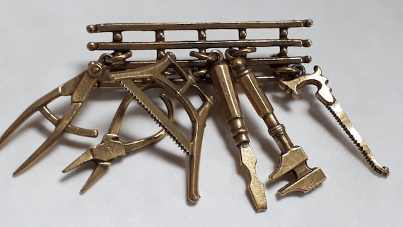 MINIATURE TOOLS solid brass brooch, incredible wo… - image 1