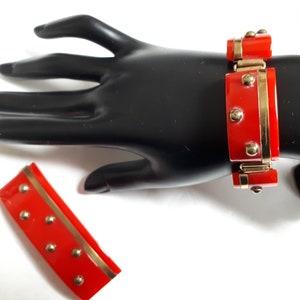 RED BAKELITE bracelet & brooch, art deco, gilded brass, good sizes