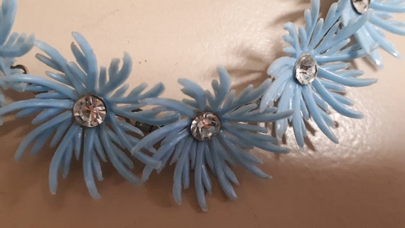 Blue soft plastic feathery floral necklace, RS ce… - image 4